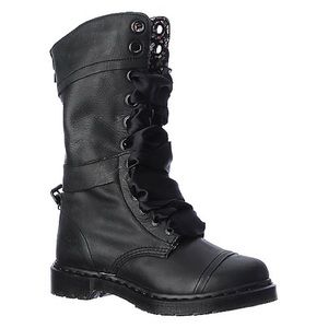 Dr. Martens 1914 triumphs.